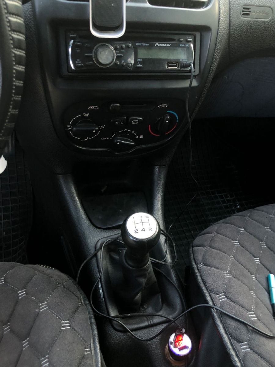 Peugeot 206 фото 5