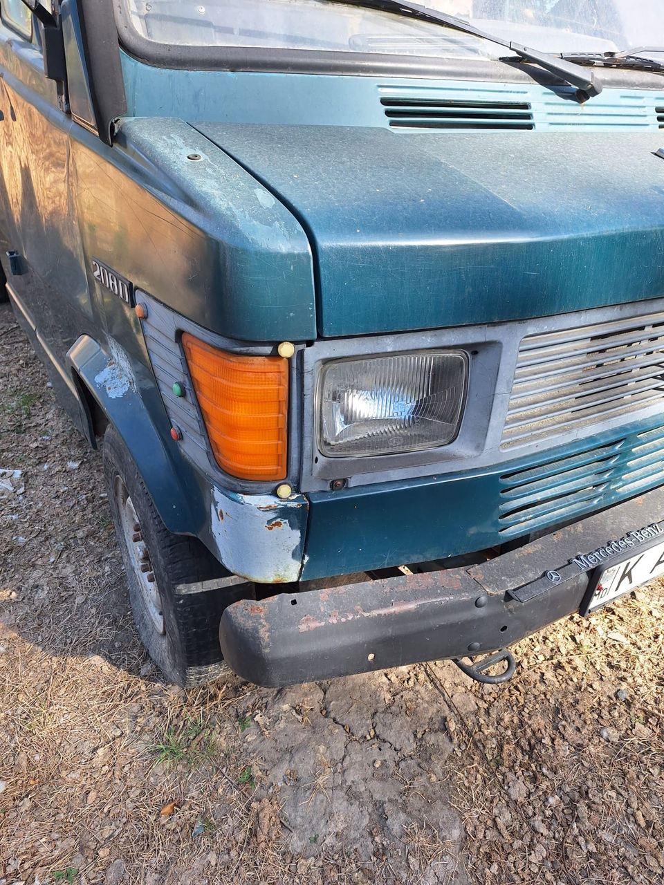 Mercedes 208D foto 3