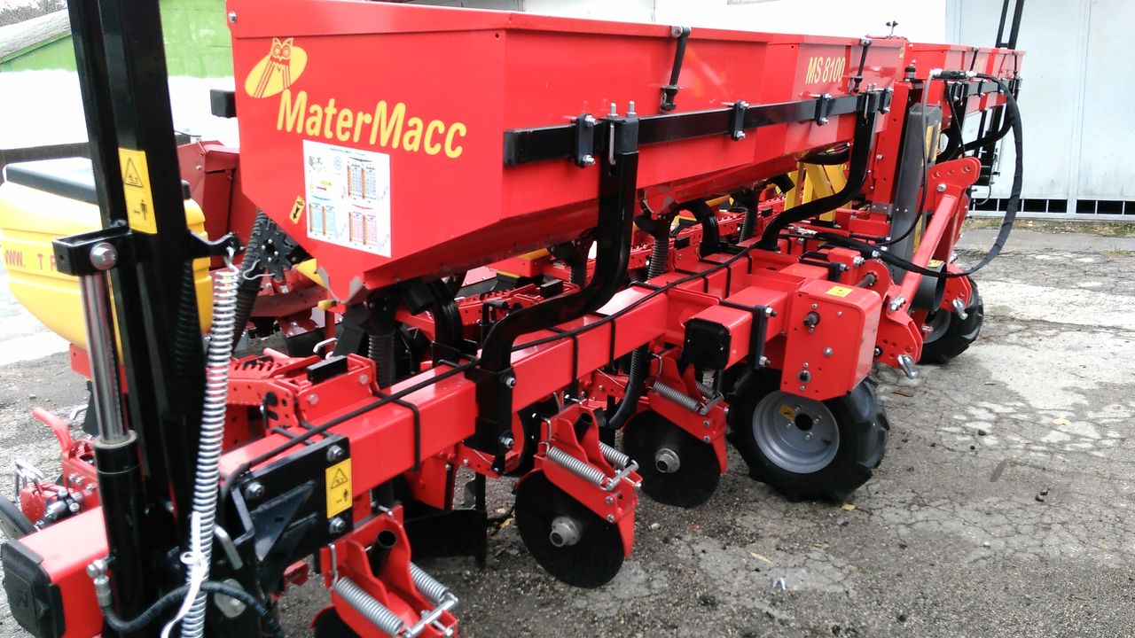 Вакуумная сеялка точного высева (пропашная) MaterMacc MS 8100 (Италия)