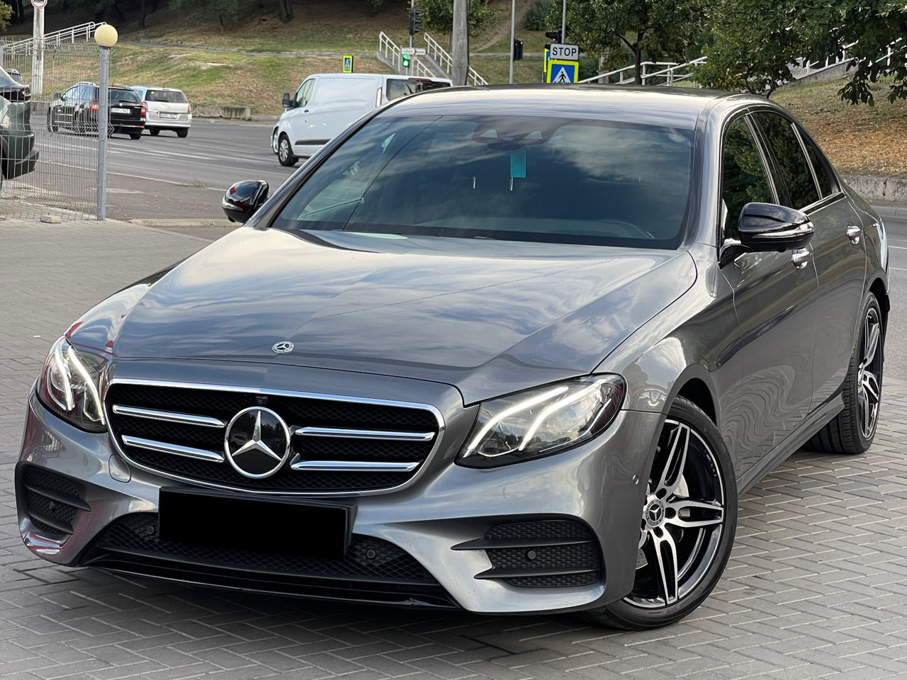 Mercedes E-Class foto 0