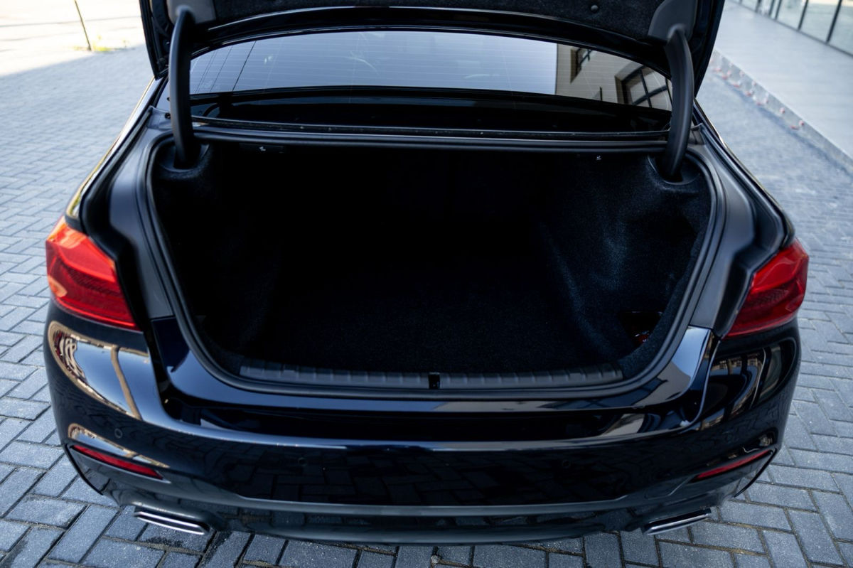 BMW 5 Series foto 10