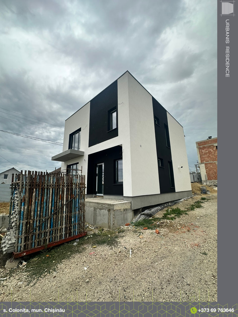 Casă în stil HiTech în Colonița