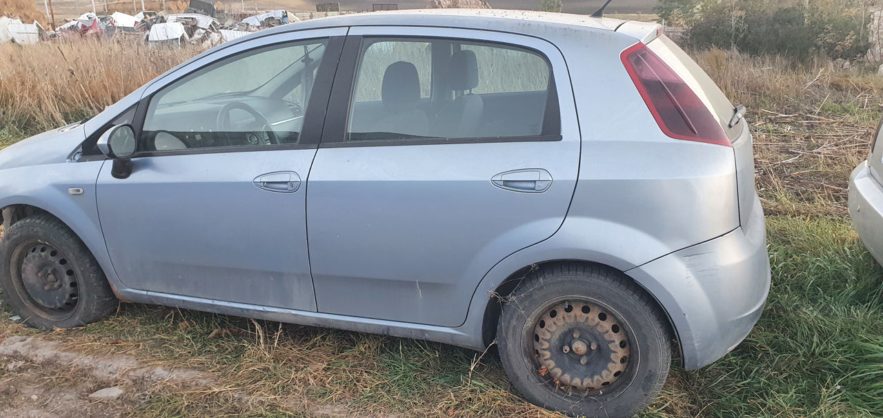 Dezmembrez Fiat. foto 7