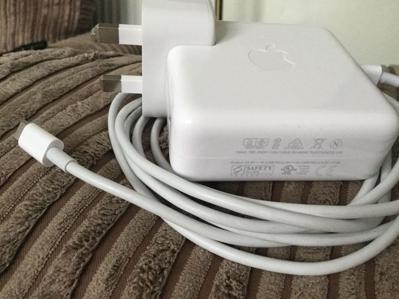 Адаптер питания apple. 96w USB-C Power Adapter. Apple 96w USB-C Power Adapter. Адаптер питания Apple 96w. 61w USB -C Power Adapter переходник.