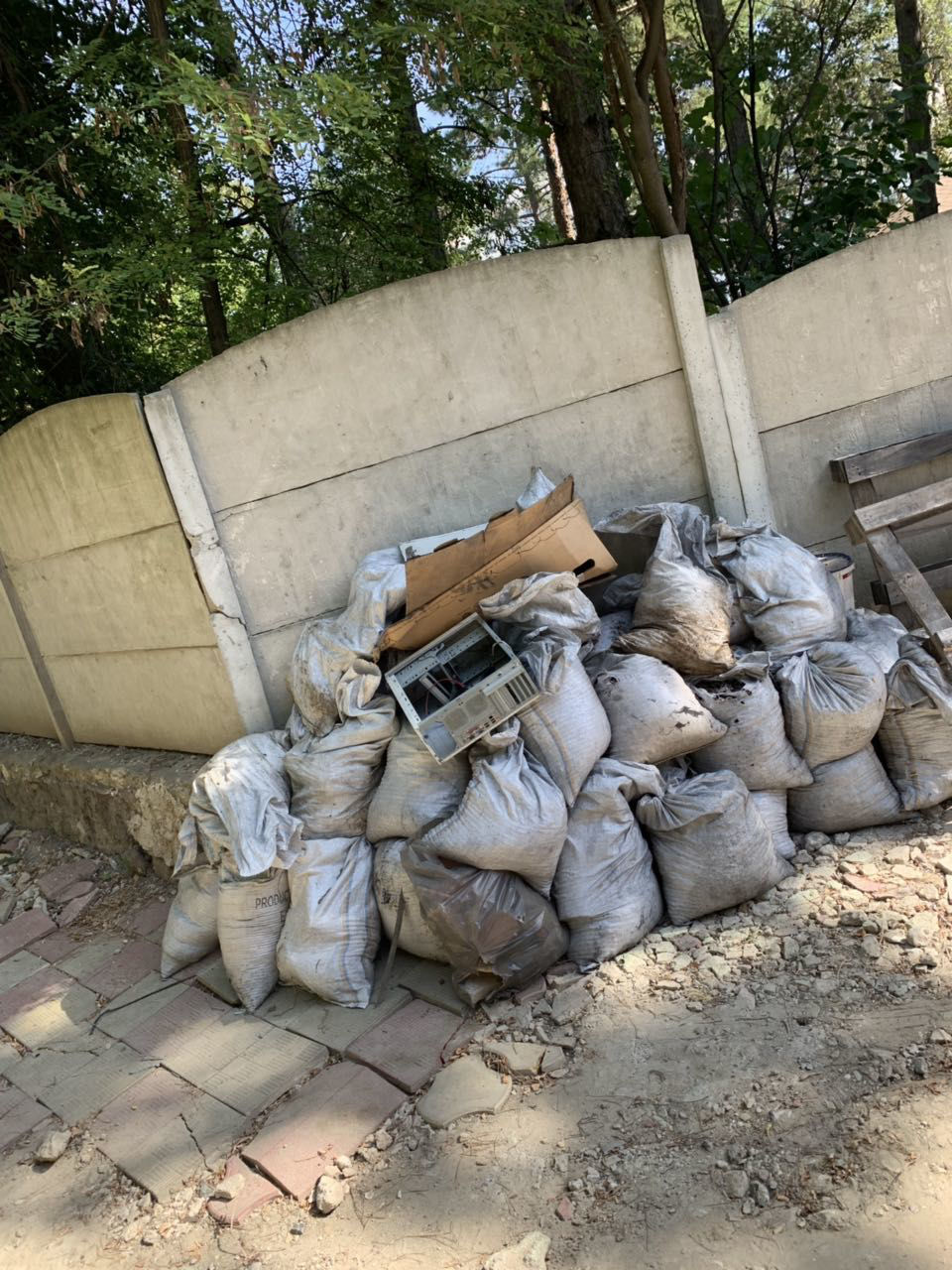 Evacuarea gunoiului Вывоз мусора foto 10