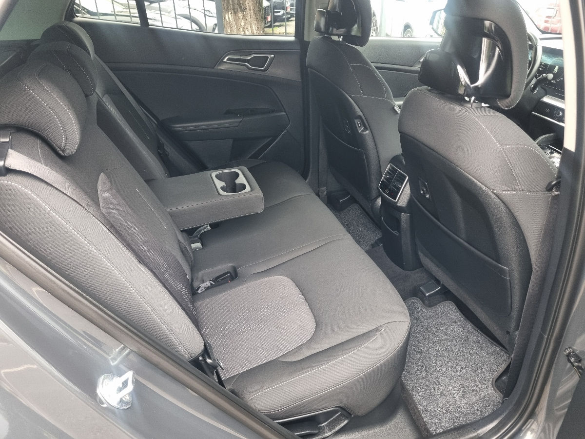 KIA Sportage 2023 photo 17