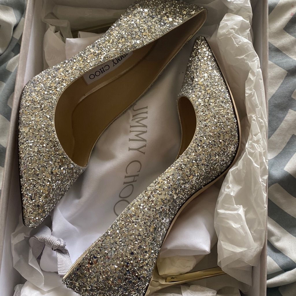 Vand pantofi noi Jimmy Choo foto 0