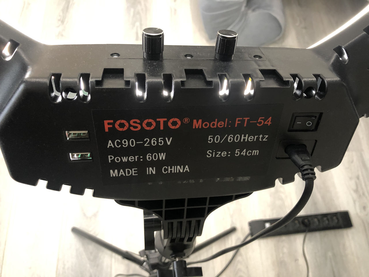 Кольцевая LED лампа RL-21 (54см) - б.у, но в идеальном состоянии.