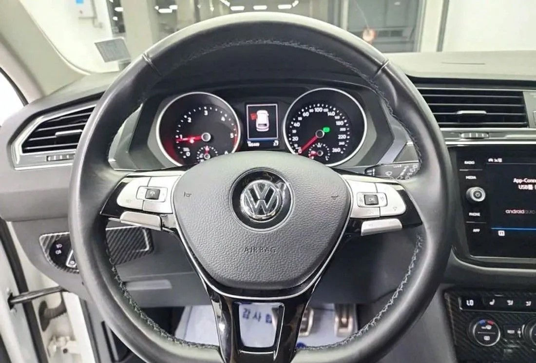 Volkswagen Touareg foto 8