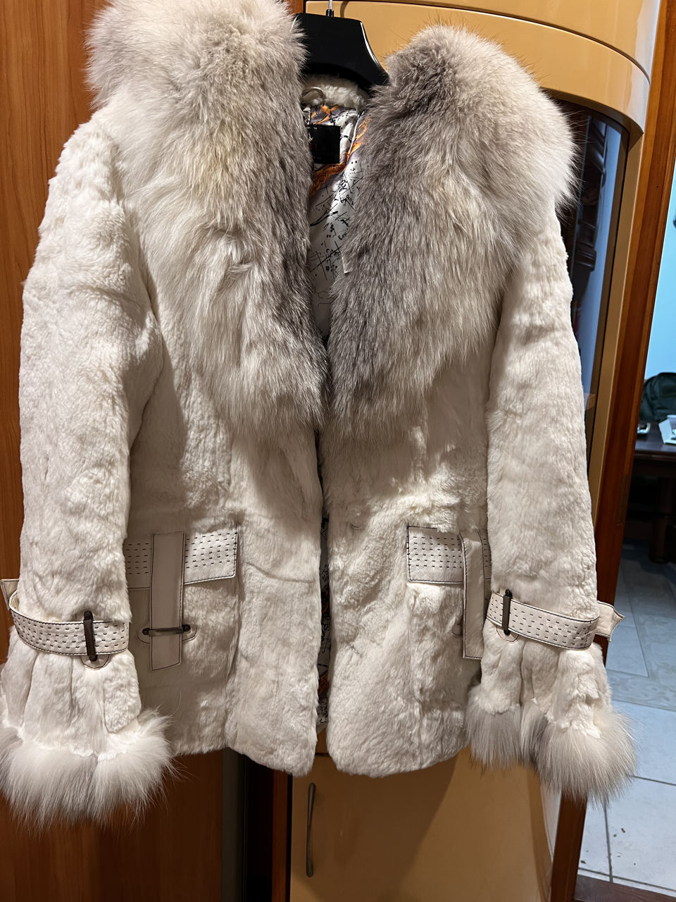 Натуральные шубы дешево! Торг уместен!!!