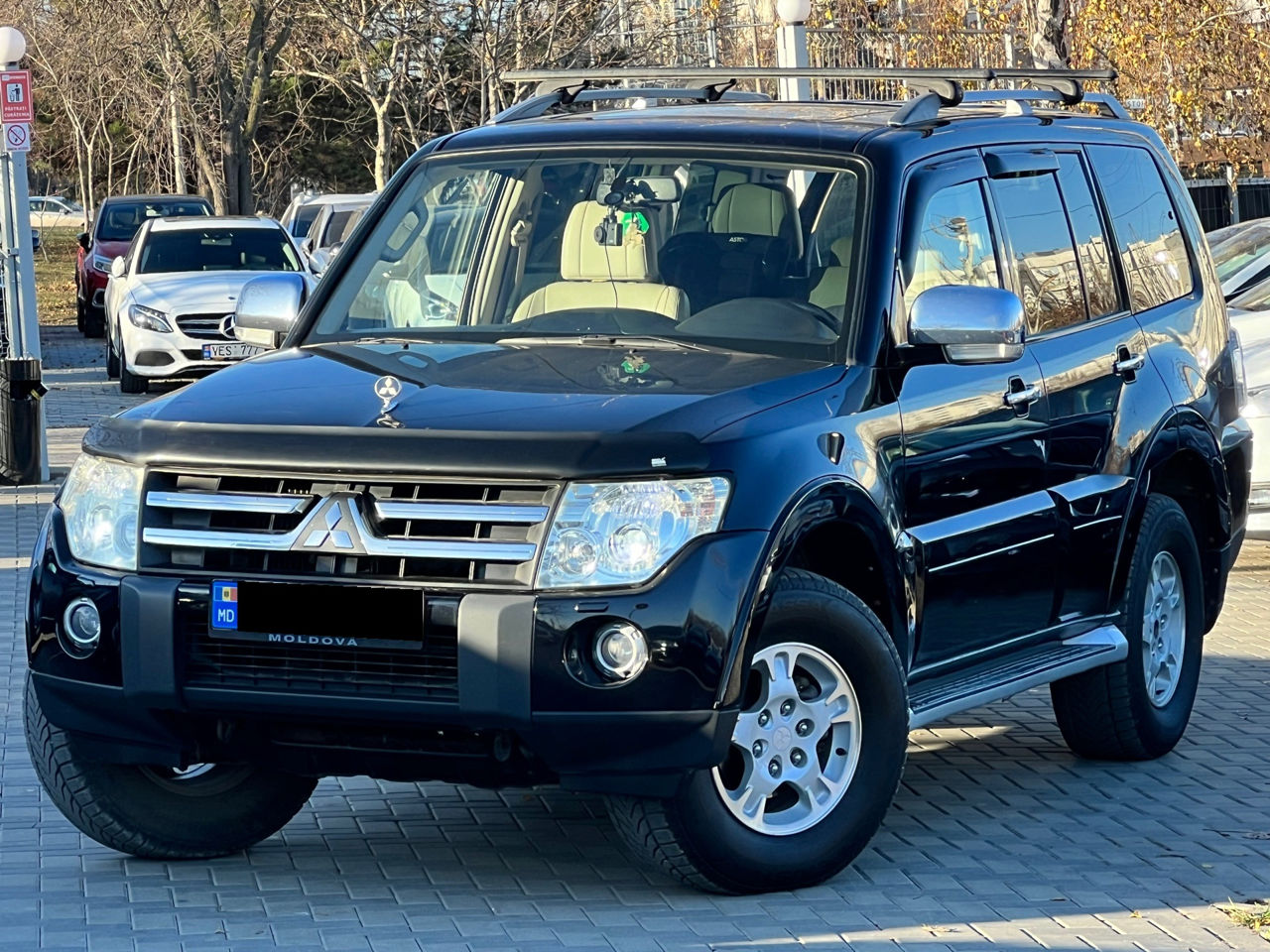 Mitsubishi Pajero foto 3