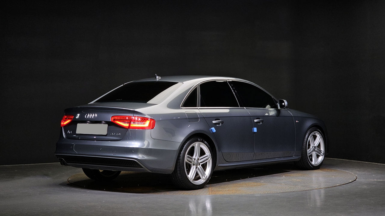 Audi A4 фото 2