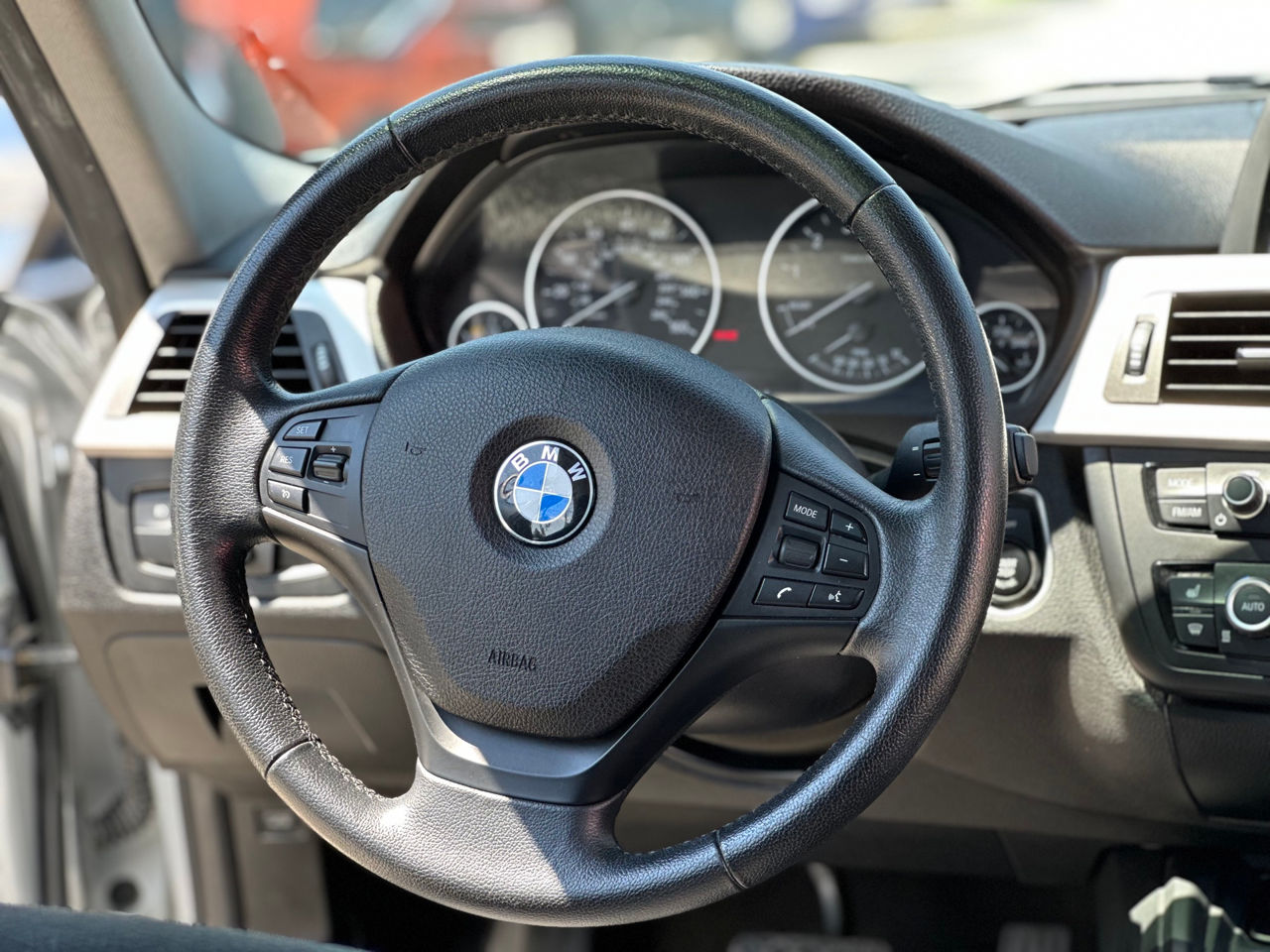 BMW 3 Series foto 12