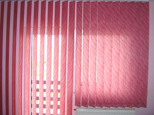 Va oferim jaluzele verticale la pret accesibil in loc de 450 lei m2 acum achitati  245 lei! foto 1