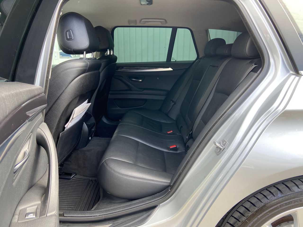 BMW 5 Series foto 15
