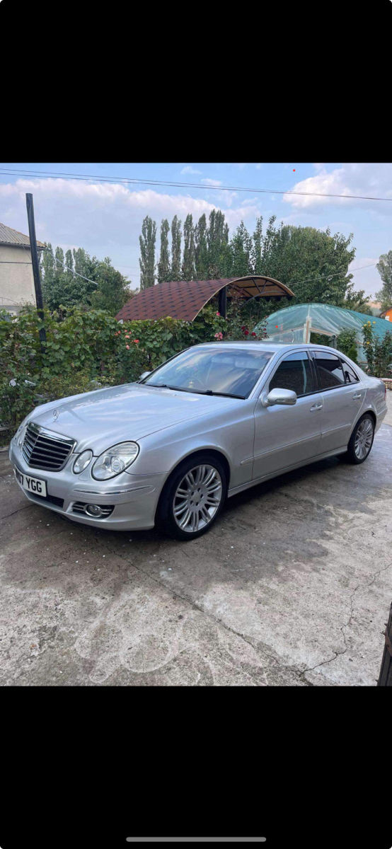 Mercedes E-Class foto 0