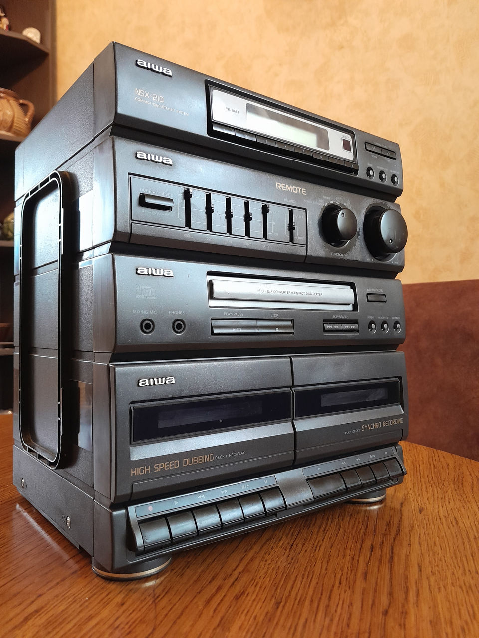 AIWA NSX-210 compact disc stereo system. foto 1