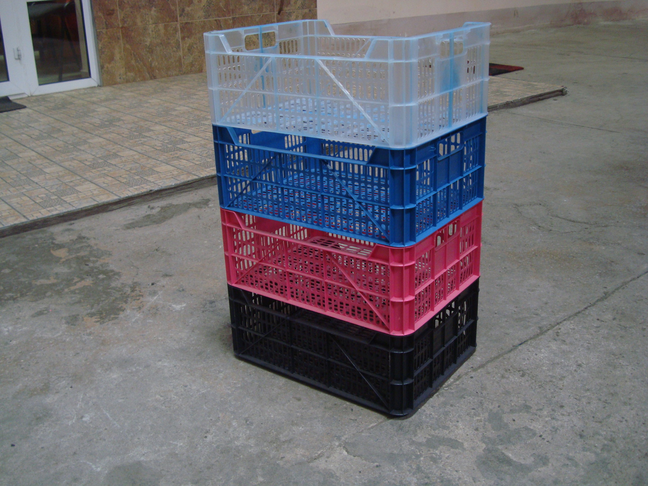 Vind   lazi din plastic pentru export legume fructe de la  19 lei bucata. foto 4