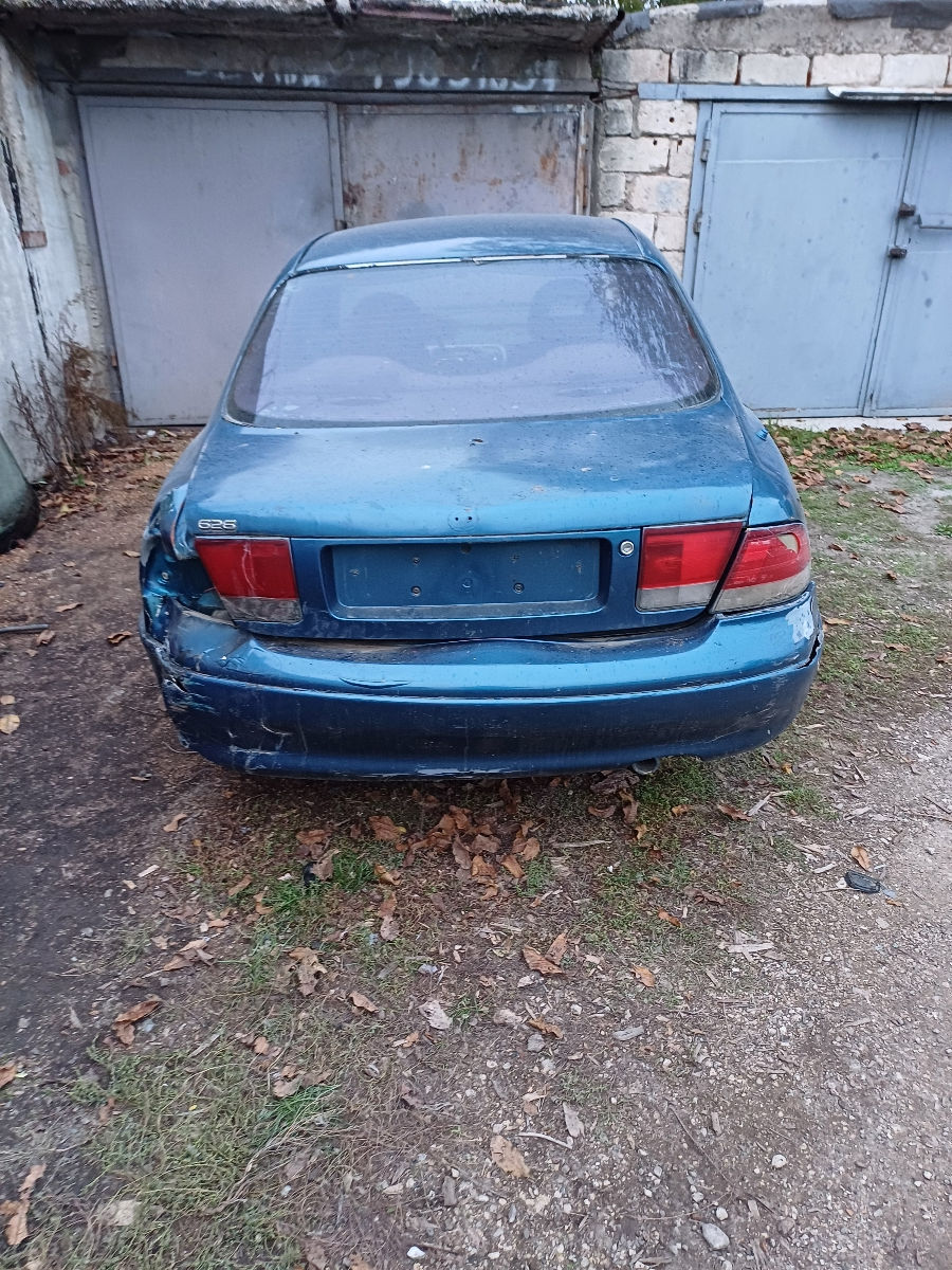 Mazda 626 foto 1