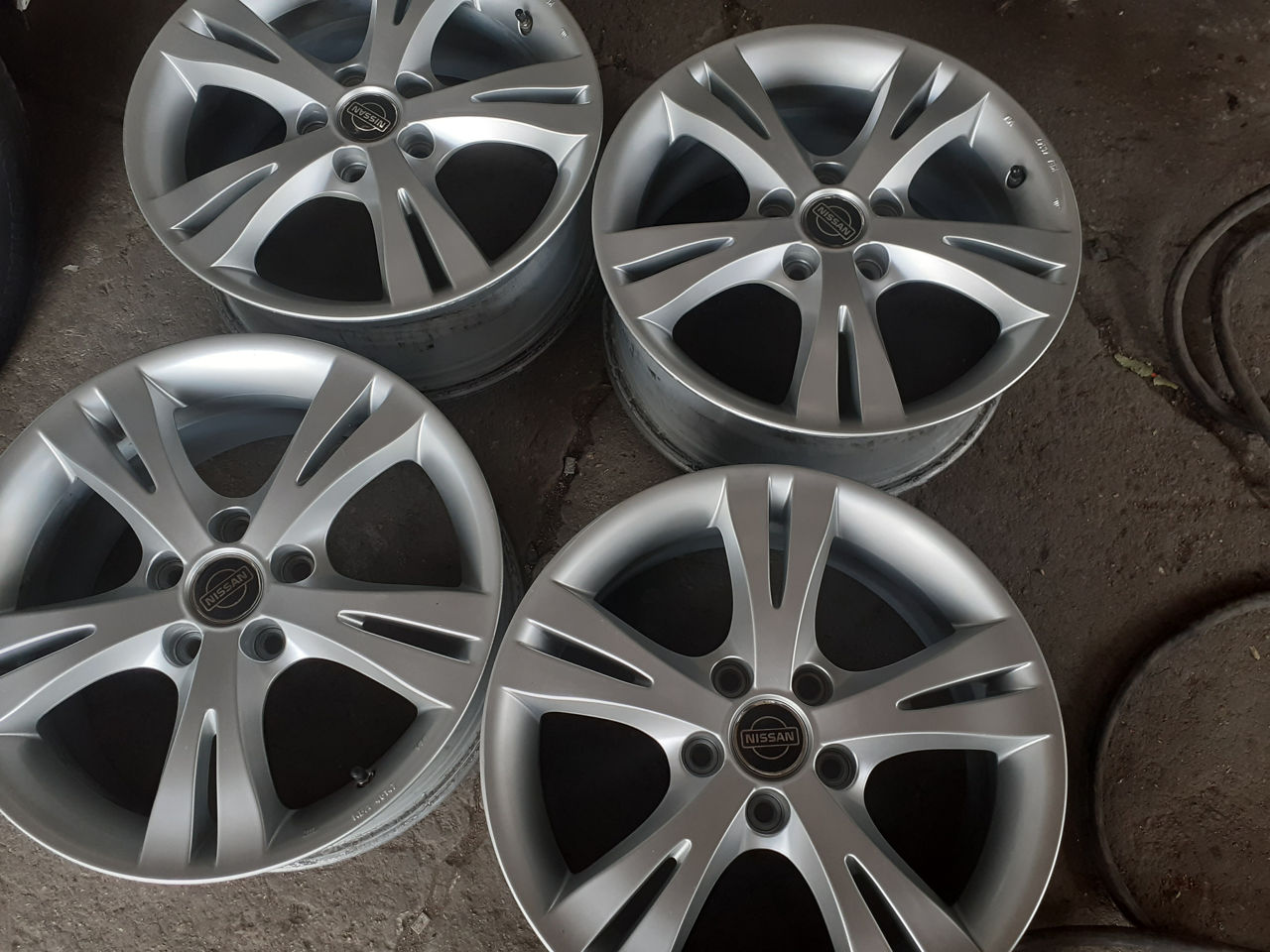 Диски легкосплавные Nissan Qashqai R17 (5х114.3)+215-60-R17