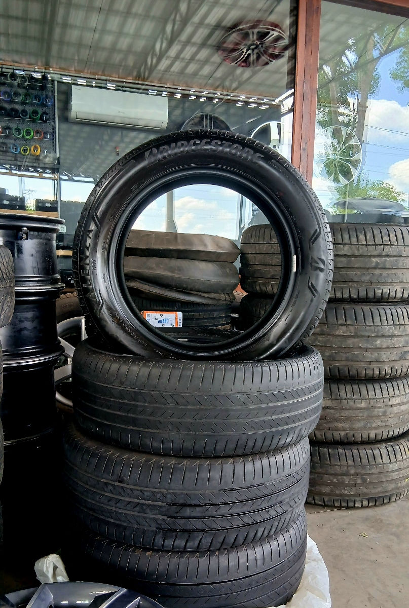Anvelope Bridgestone 235/55 R19 foto 0