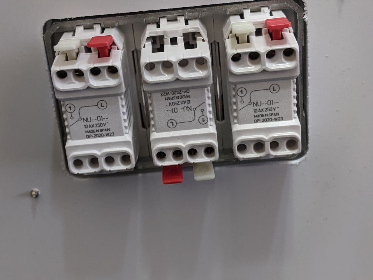 Furnitura Electrică de la Schneider Electric , Legrand și ABB foto 7