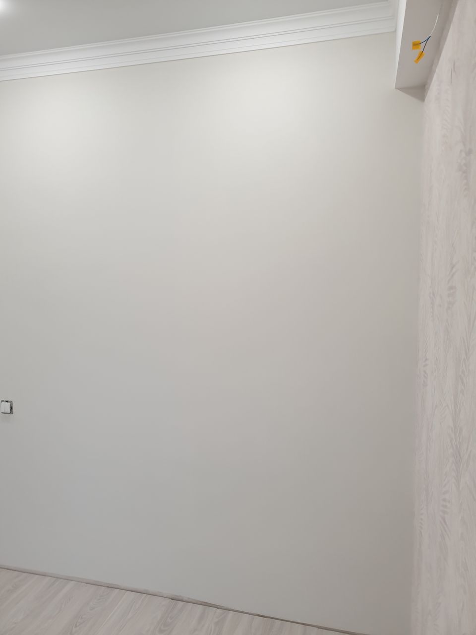 Încleem tapete foto 0