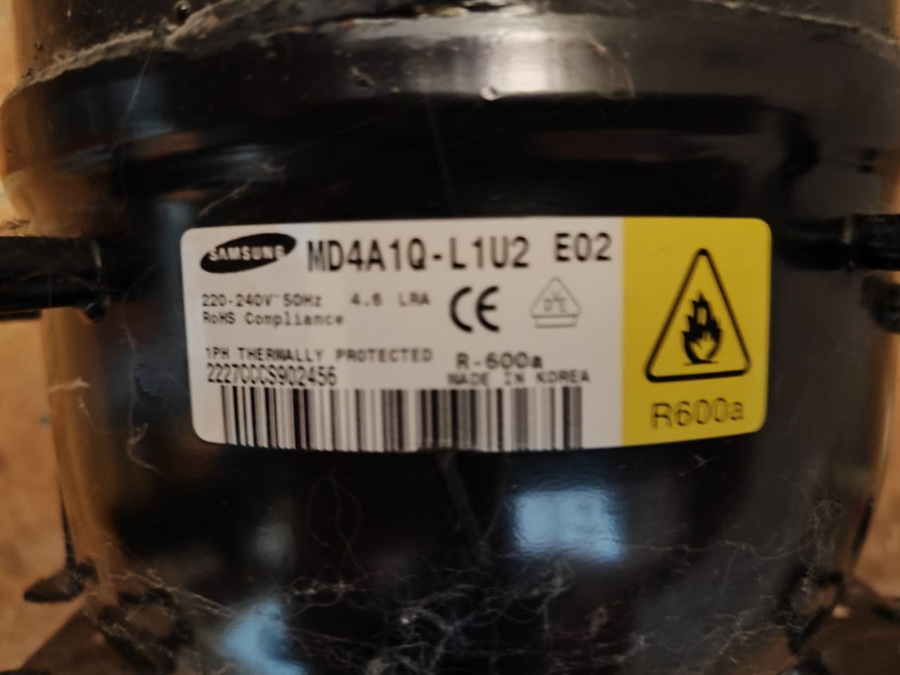Компрессор холодильника Samsung  MD4A1Q-L1U2 на запчасти foto 0