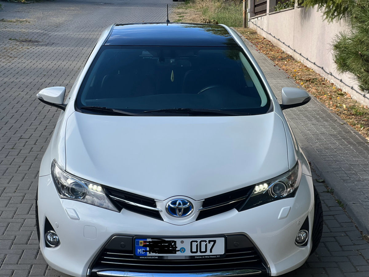 Toyota Auris foto 1