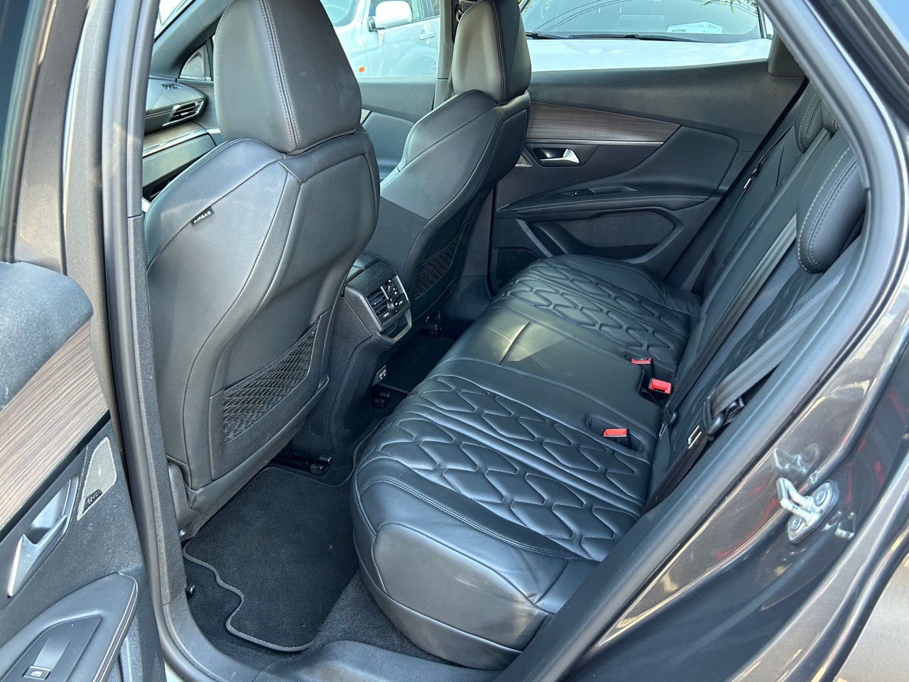 Peugeot 3008 foto 16