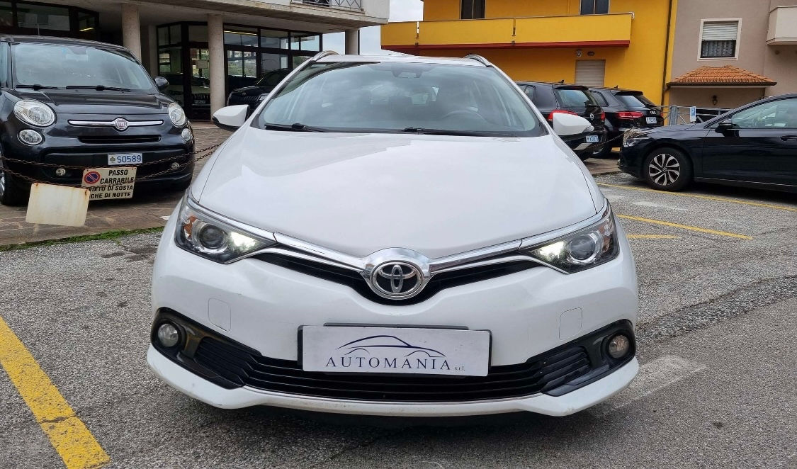 Toyota Auris foto 1