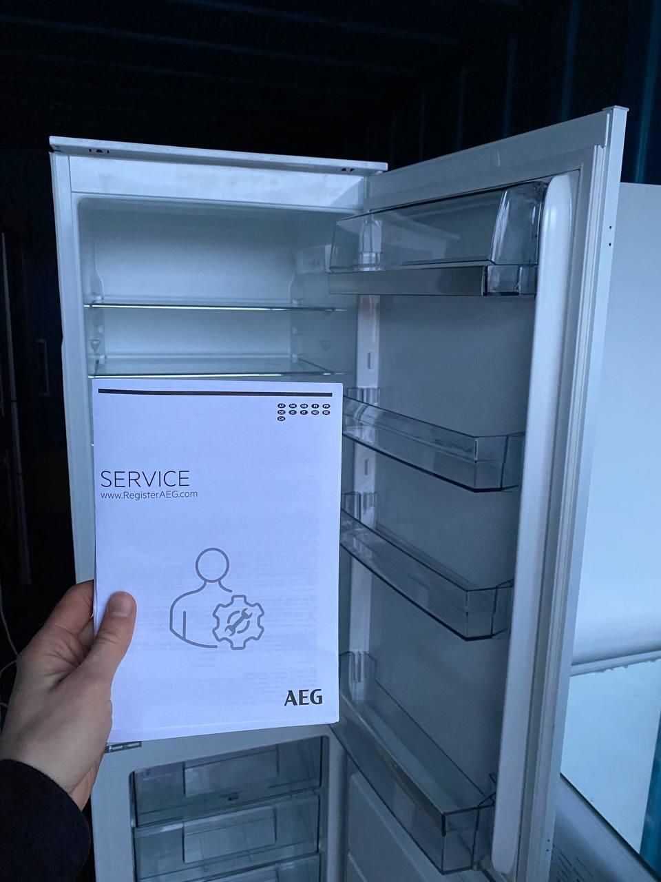 Новый встраиваемый холодильник AEG 2019 года из Германии!