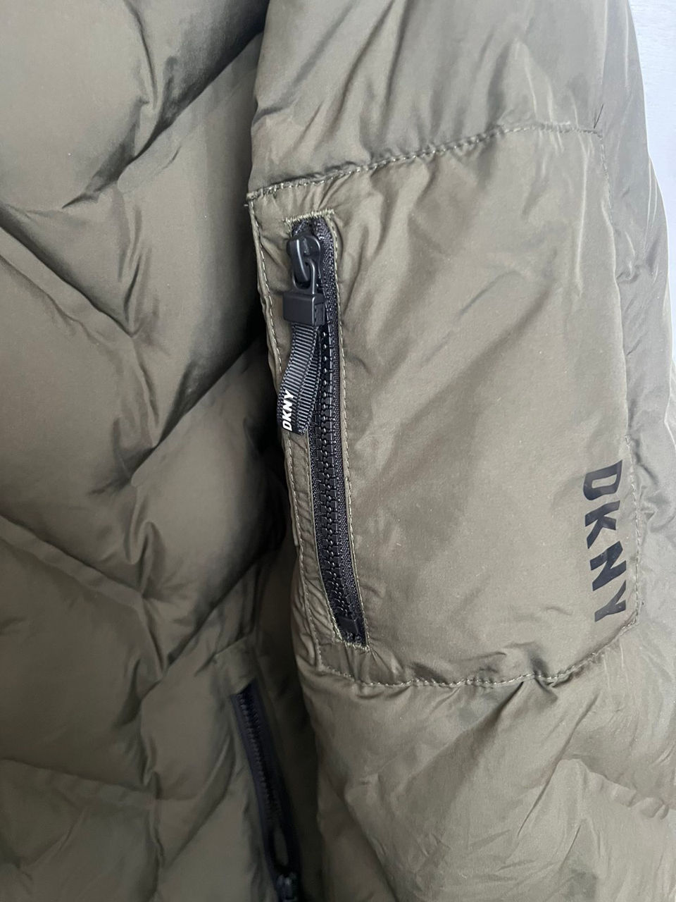 DKNY noua mar L foto 2