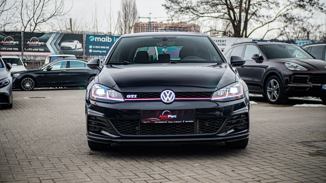 Volkswagen Golf foto 1