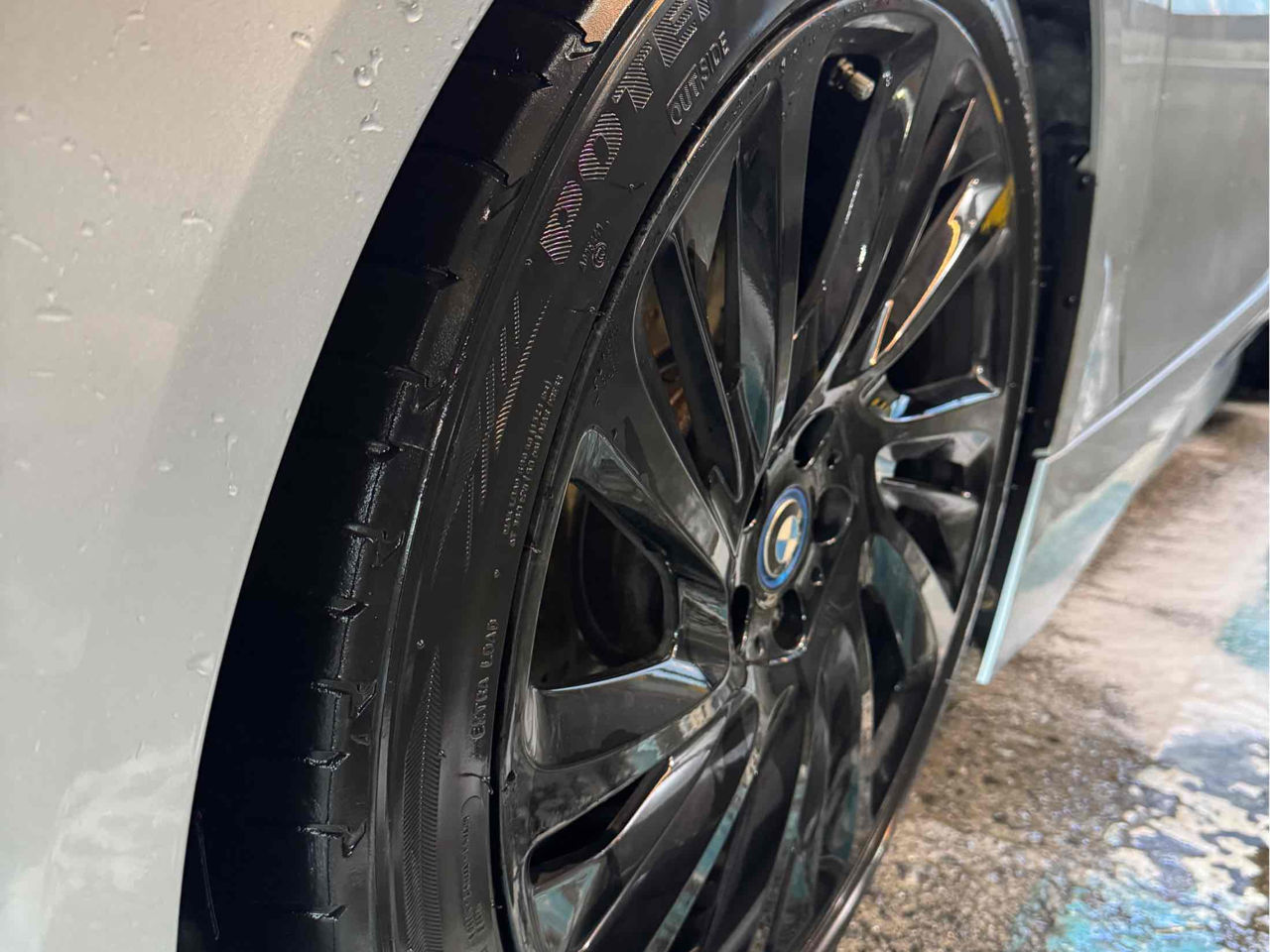 BMW i8 foto 3