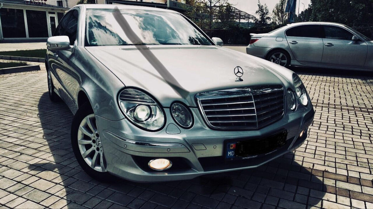 Mercedes E-Class foto 0