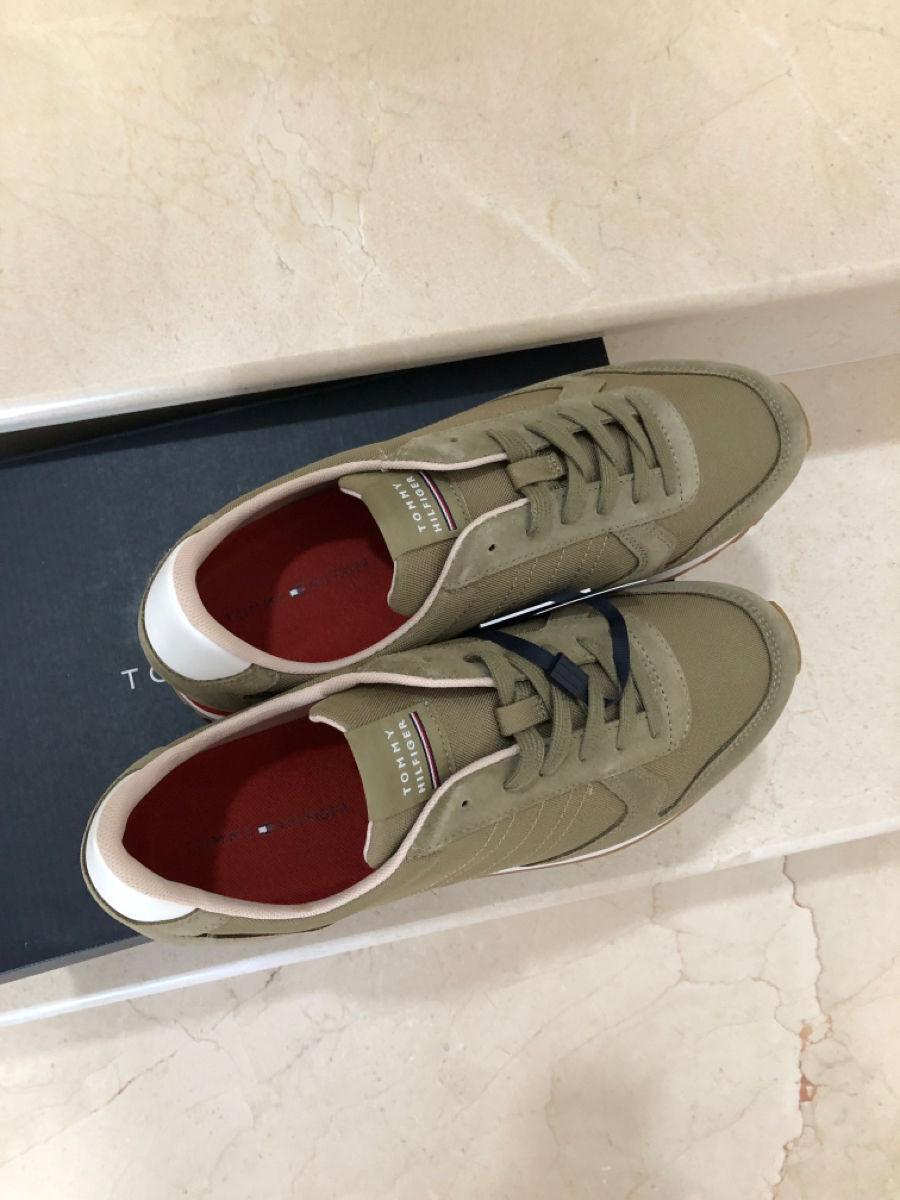 Tommy Hilfiger