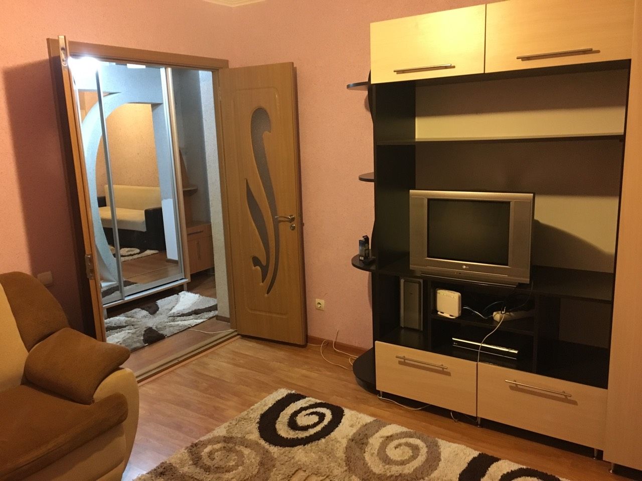 Se Da In Chirie Apartament Cu Odaie