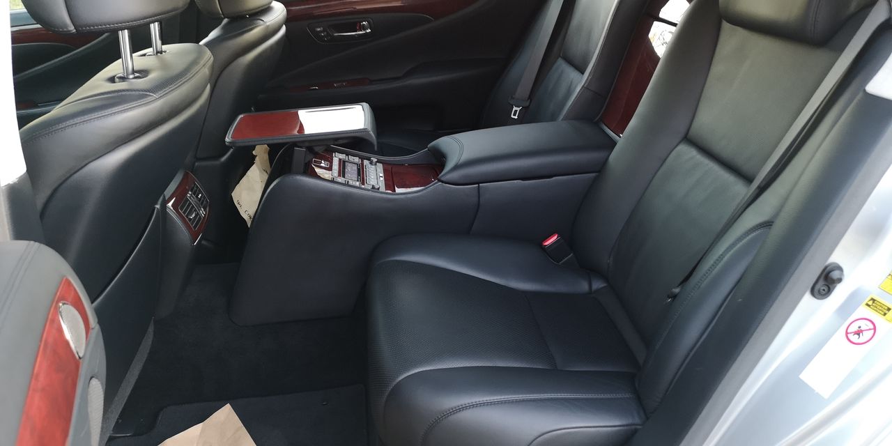 Lexus ls салон