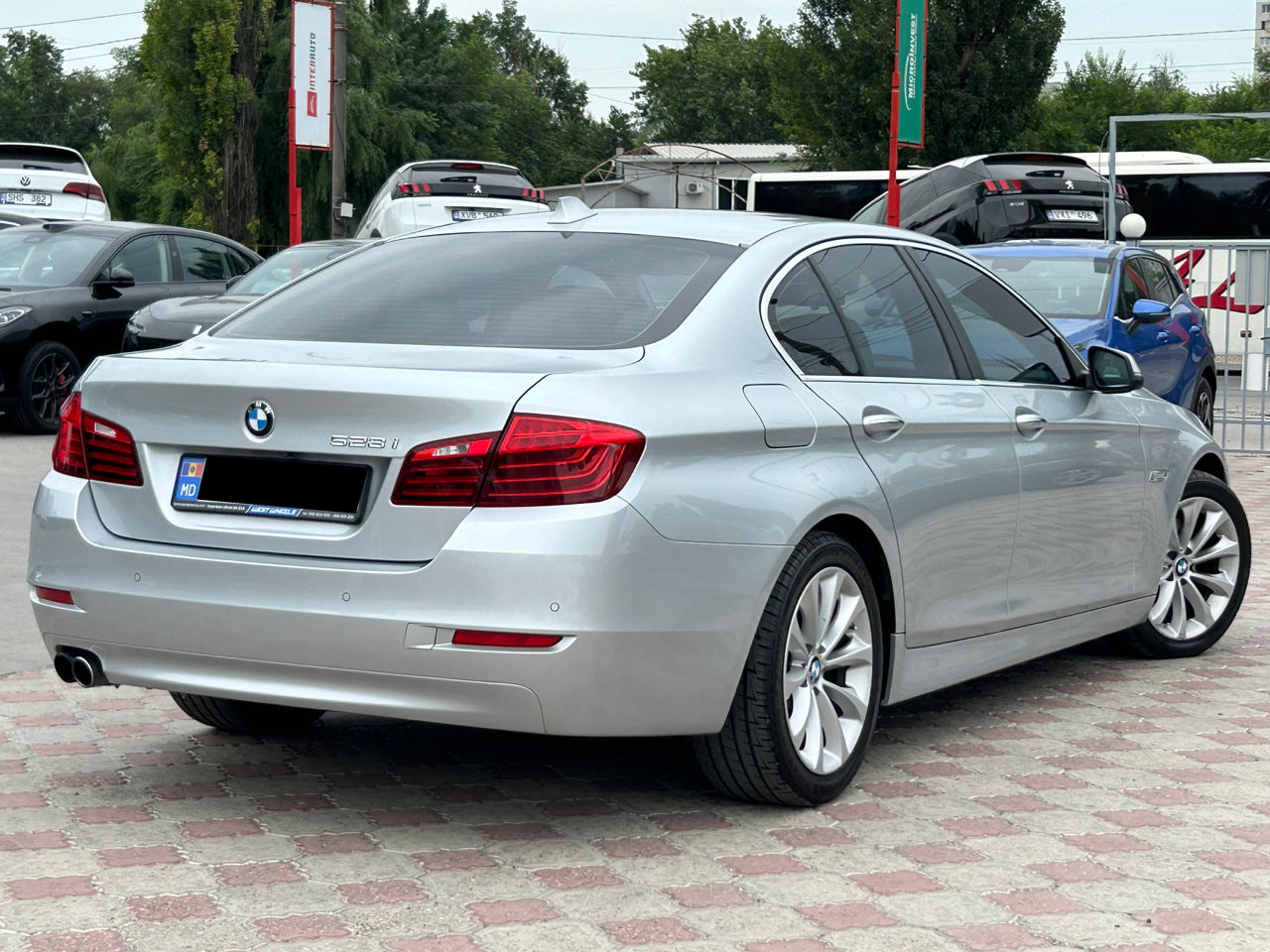 BMW 5 Series foto 3