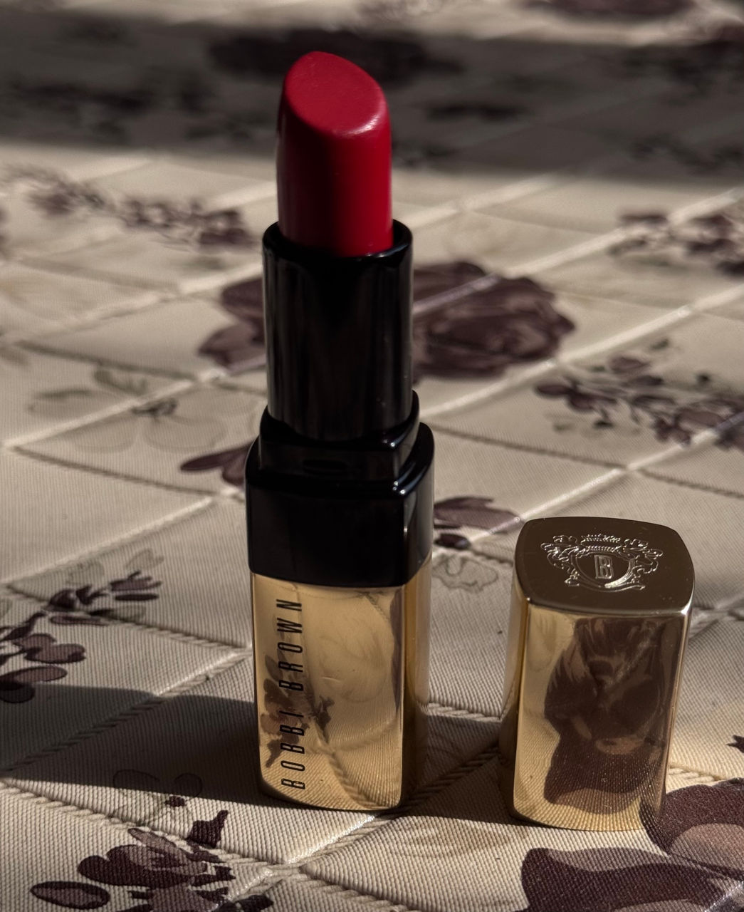 Губная помада Bobbi Brown Luxe Lip Color foto 4
