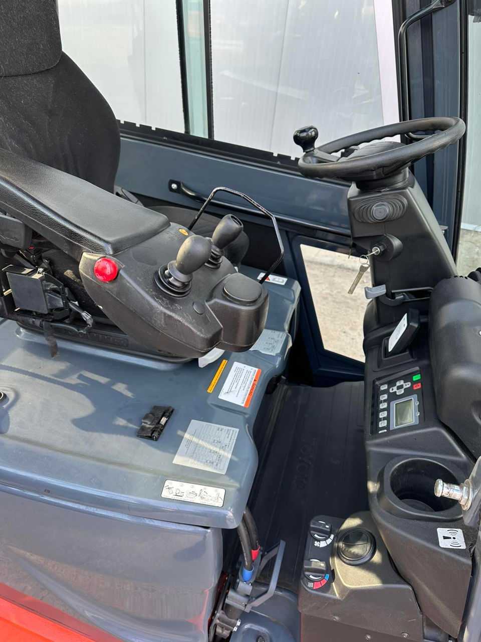 Electrostivuitor Toyota 1.6t/ Электропогрузчик Тойота 1,6т foto 17