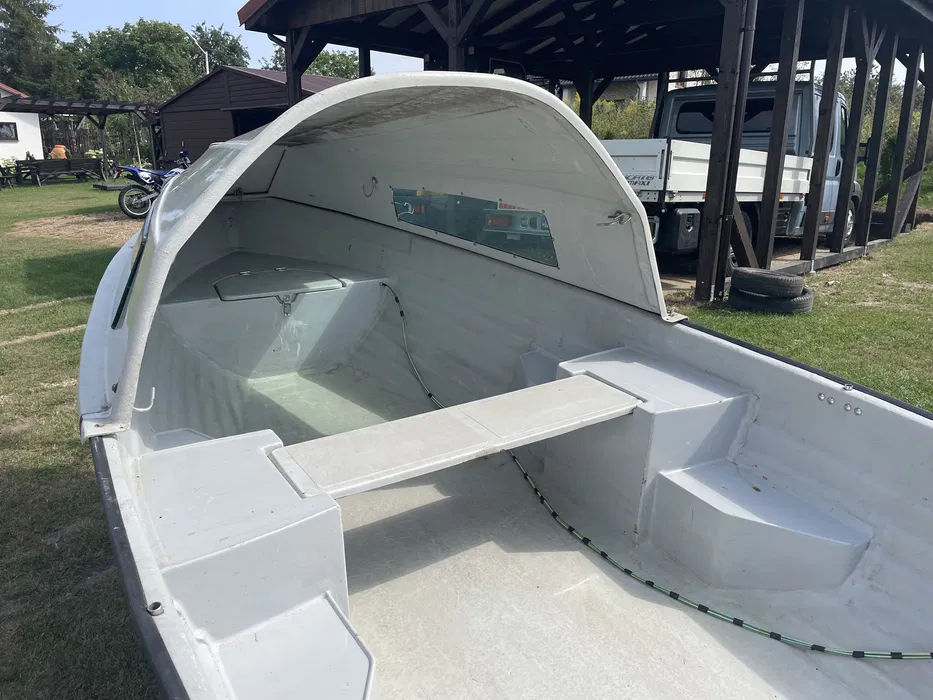 Barca 420*165 Meduza cu Cabina!!! foto 1