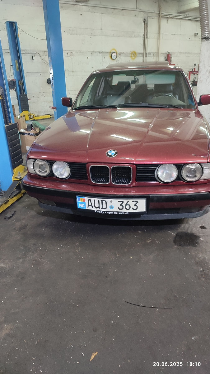BMW 5 Series foto 7