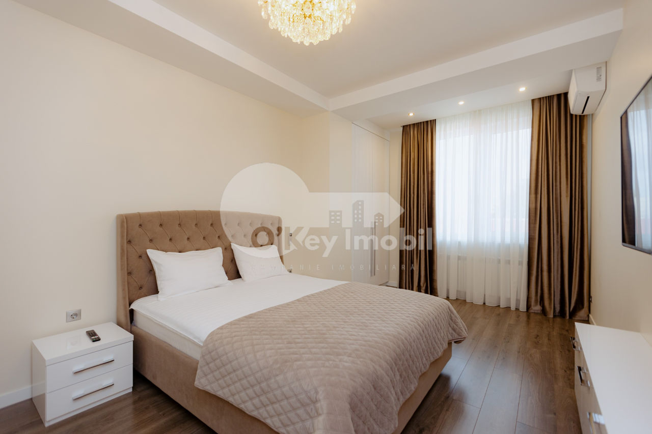 Apartament cu 3 camere, 90 m², Centru, Chișinău foto 0