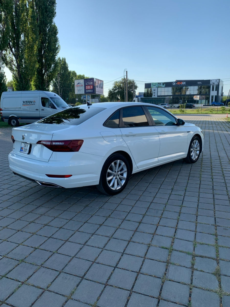 Volkswagen Jetta foto 1