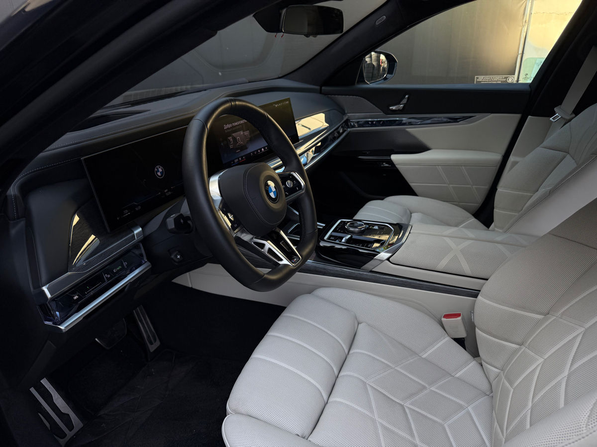 BMW 7 Series foto 8