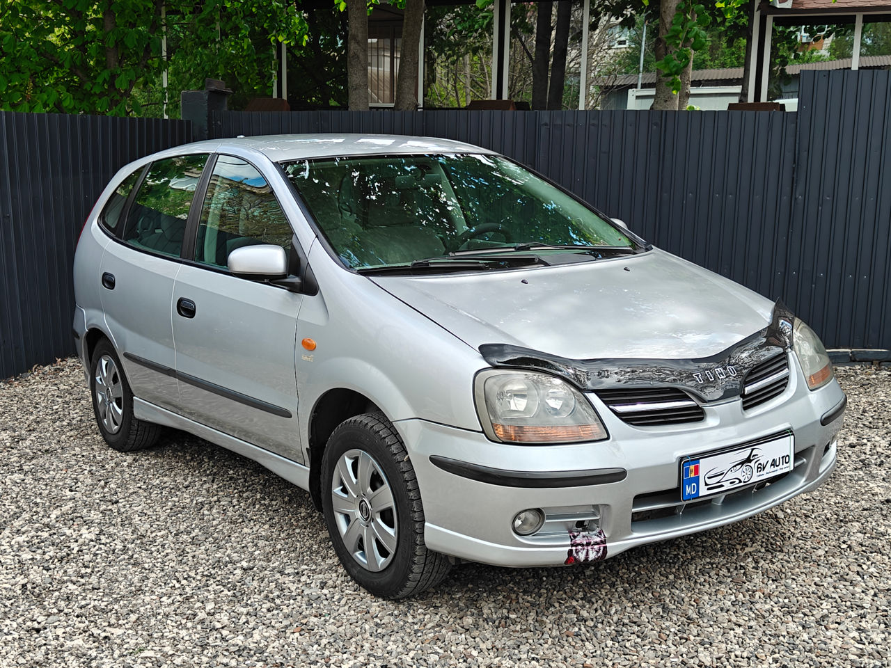 Nissan Almera Tino foto 0