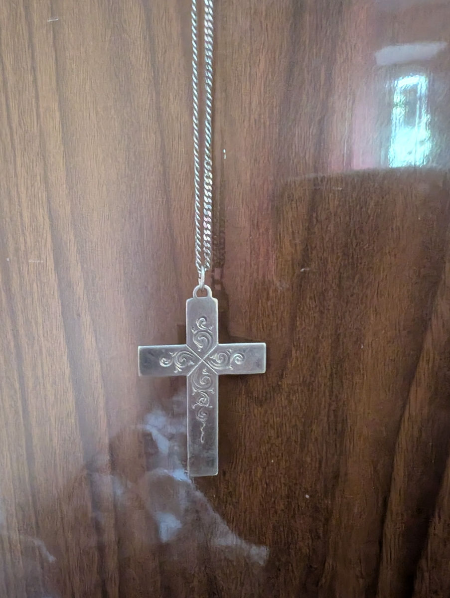 Vînd cruciuliță de argint prețul se discută  foto 4
