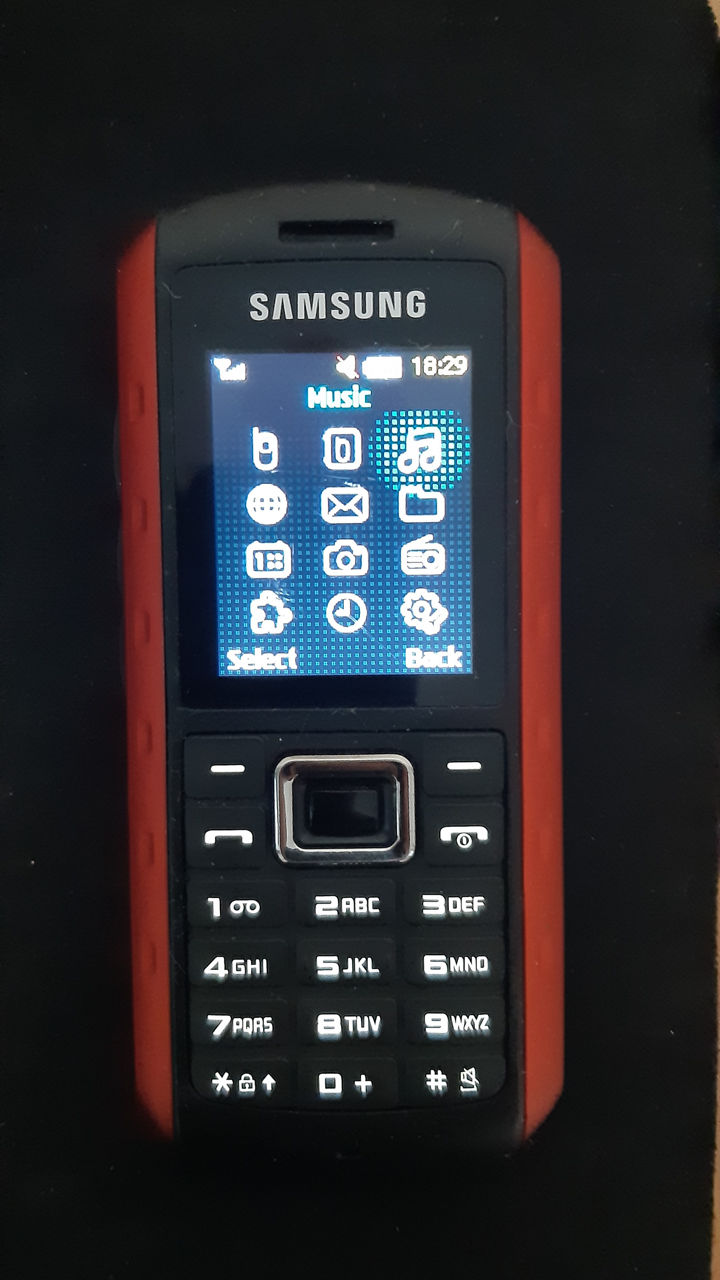 Samsung B2100